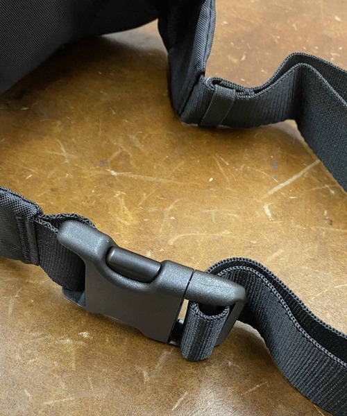 adidas Originals（アディダスオリジナルス）の「adidas Originals/アディダスオリジナルス  トリコロール ボディバッグ ウェストポーチ（ボディバッグ/ウエストポーチ・メンズ・ブラック・FREE）」の6枚目の写真