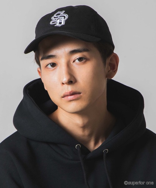 WEGO GRAPHICS（ウィゴーグラフィックス）の「WEGO/Superior oneコラボローキャップ（キャップ・メンズ・ホワイト/ブラック・FREE）」の2枚目の写真