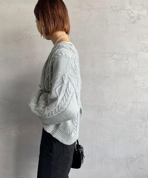 JEANS FACTORY （ジーンズファクトリー）の「[MAISON DE L'ALLURE/メゾンドゥラリュール] アラン柄 ケーブルニットカーディガン（カーディガン/ボレロ・レディース・オフホワイト/カーキ/サックスブルー/モカ・F）」の14枚目の写真