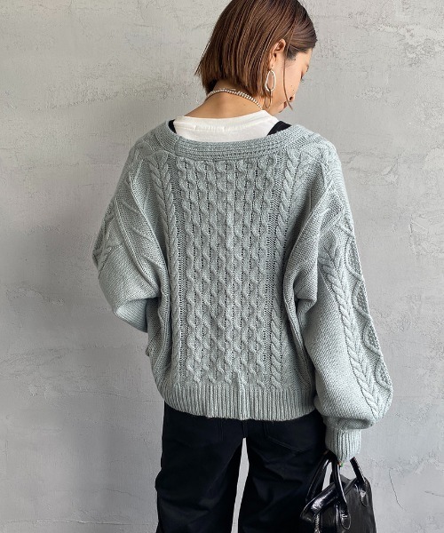 JEANS FACTORY （ジーンズファクトリー）の「[MAISON DE L'ALLURE/メゾンドゥラリュール] アラン柄 ケーブルニットカーディガン（カーディガン/ボレロ・レディース・オフホワイト/カーキ/サックスブルー/モカ・F）」の8枚目の写真