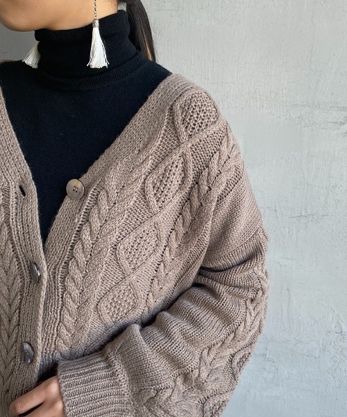 JEANS FACTORY （ジーンズファクトリー）の「[MAISON DE L'ALLURE/メゾンドゥラリュール] アラン柄 ケーブルニットカーディガン（カーディガン/ボレロ・レディース・オフホワイト/カーキ/サックスブルー/モカ・F）」の19枚目の写真