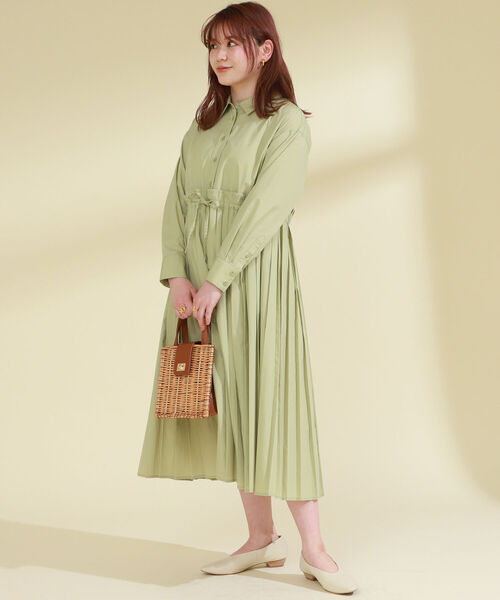 Ray BEAMS（レイビームス）の「Ray BEAMS / プリーツ キリカエ シャツ ワンピース（ワンピース・レディース・ブラック/ベージュ/ミント・ONE SIZE）」の17枚目の写真