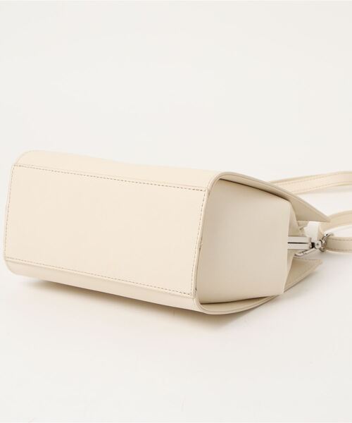 AZUL by moussy（アズールバイマウジー）の「METAL FRAME BAG/メタルフレームバッグ（ショルダーバッグ・レディース・アイボリー/イエロー/ブラック・FREE）」の5枚目の写真