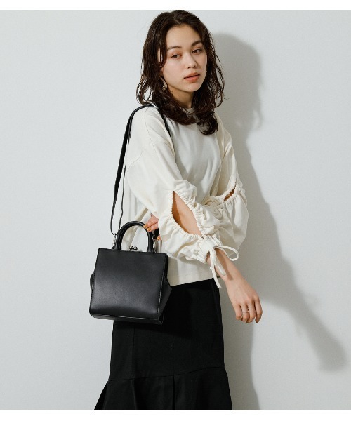 AZUL by moussy（アズールバイマウジー）の「METAL FRAME BAG/メタルフレームバッグ（ショルダーバッグ・レディース・アイボリー/イエロー/ブラック・FREE）」の16枚目の写真