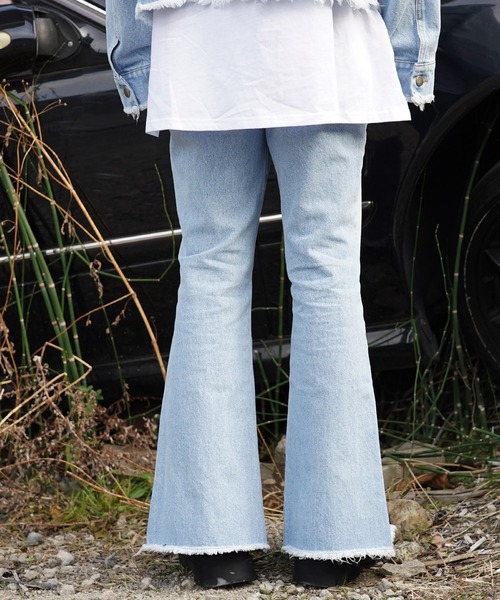 G.O.C(ジーオーシー)の「フリンジスリットフレアデニムパンツ(デニムパンツ・メンズ・ブラック/グレー/ライトブルー・MEDIUM/LARGE)」の5枚目の写真