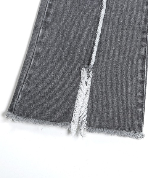 G.O.C(ジーオーシー)の「フリンジスリットフレアデニムパンツ(デニムパンツ・メンズ・ブラック/グレー/ライトブルー・MEDIUM/LARGE)」の8枚目の写真