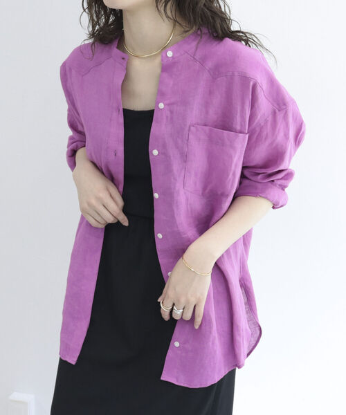fredy emue（フレディエミュ）の「[新色追加]リネンバンドカラーシャツ（シャツ/ブラウス・レディース・オフホワイト/イエロー/オレンジ/ベージュ/サックスブルー/パープル・38）」の5枚目の写真