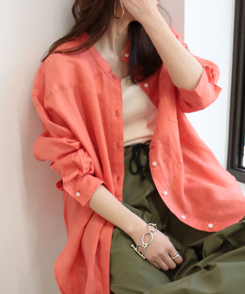 fredy emue（フレディエミュ）の「[新色追加]リネンバンドカラーシャツ（シャツ/ブラウス・レディース・オフホワイト/イエロー/オレンジ/ベージュ/サックスブルー/パープル・38）」の10枚目の写真