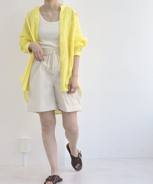 fredy emue（フレディエミュ）の「[新色追加]リネンバンドカラーシャツ（シャツ/ブラウス・レディース・オフホワイト/イエロー/オレンジ/ベージュ/サックスブルー/パープル・38）」の18枚目の写真