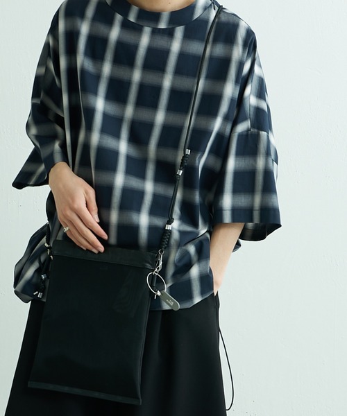 THE PURSE(ザパース )の「【THE PURSE / ザ・パース】tule drawstring bag(チュールドローストリングバッグ)(ショルダーバッグ・メンズ・ブラック/シルバー・FREE)」の16枚目の写真