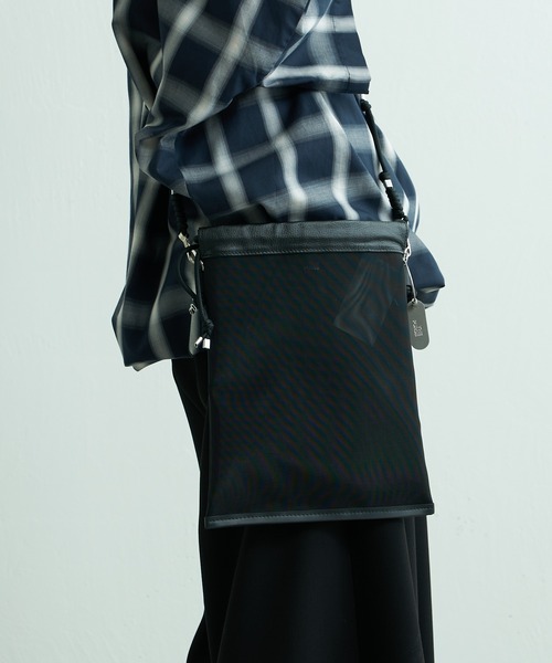 THE PURSE(ザパース )の「【THE PURSE / ザ・パース】tule drawstring bag(チュールドローストリングバッグ)(ショルダーバッグ・メンズ・ブラック/シルバー・FREE)」の15枚目の写真