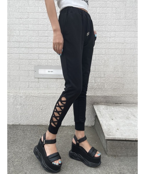 EGOIST(エゴイスト)の「レースUP風ジョガーパンツ(スウェットパンツ・レディース・ブラック/ライトグレー・FREE)」の2枚目の写真