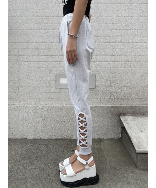 EGOIST(エゴイスト)の「レースUP風ジョガーパンツ(スウェットパンツ・レディース・ブラック/ライトグレー・FREE)」の13枚目の写真