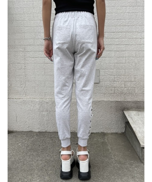 EGOIST(エゴイスト)の「レースUP風ジョガーパンツ(スウェットパンツ・レディース・ブラック/ライトグレー・FREE)」の14枚目の写真