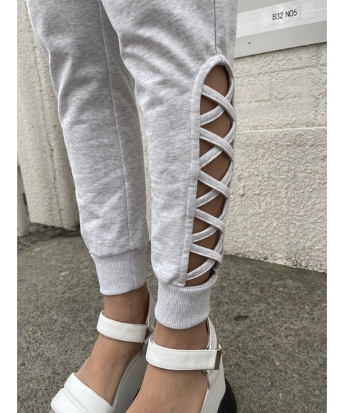EGOIST(エゴイスト)の「レースUP風ジョガーパンツ(スウェットパンツ・レディース・ブラック/ライトグレー・FREE)」の16枚目の写真