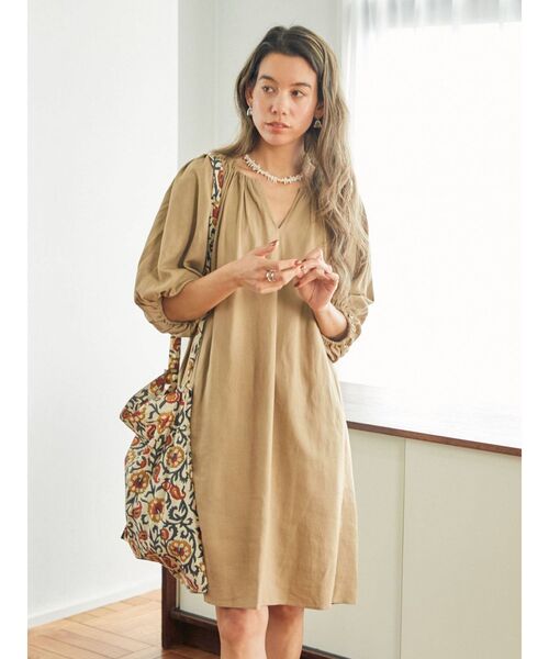 Ungrid（アングリッド）の「パフスリーブボリュームミニワンピース（ワンピース・レディース・アイボリー/ブラック/ベージュ・FREE）」の3枚目の写真