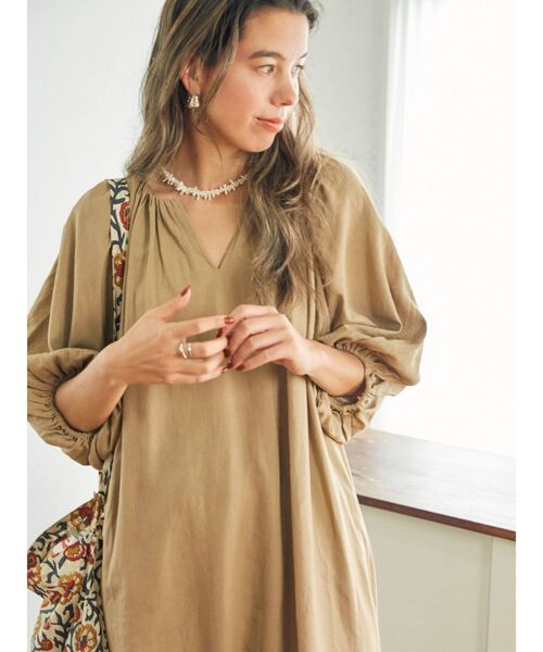 Ungrid（アングリッド）の「パフスリーブボリュームミニワンピース（ワンピース・レディース・アイボリー/ブラック/ベージュ・FREE）」の10枚目の写真