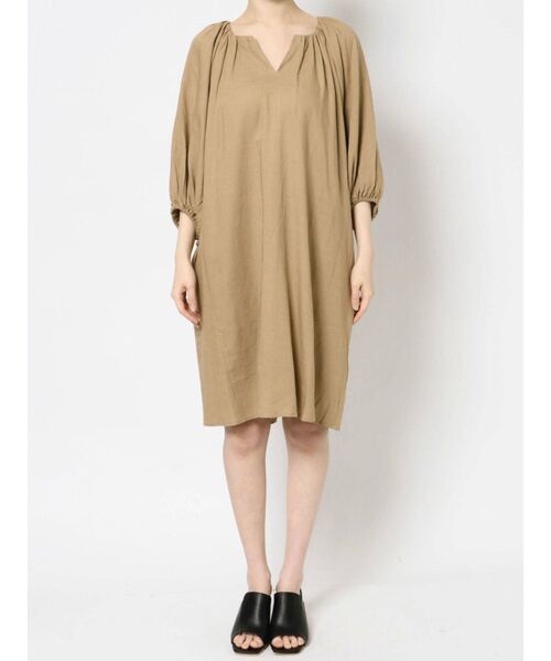 Ungrid（アングリッド）の「パフスリーブボリュームミニワンピース（ワンピース・レディース・アイボリー/ブラック/ベージュ・FREE）」の15枚目の写真