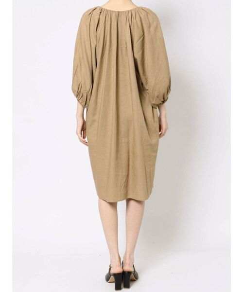 Ungrid（アングリッド）の「パフスリーブボリュームミニワンピース（ワンピース・レディース・アイボリー/ブラック/ベージュ・FREE）」の20枚目の写真