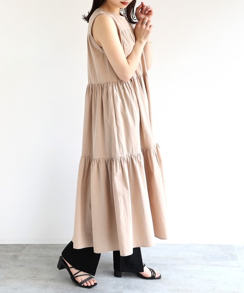 梨地ポンチセンタースリットパンツ