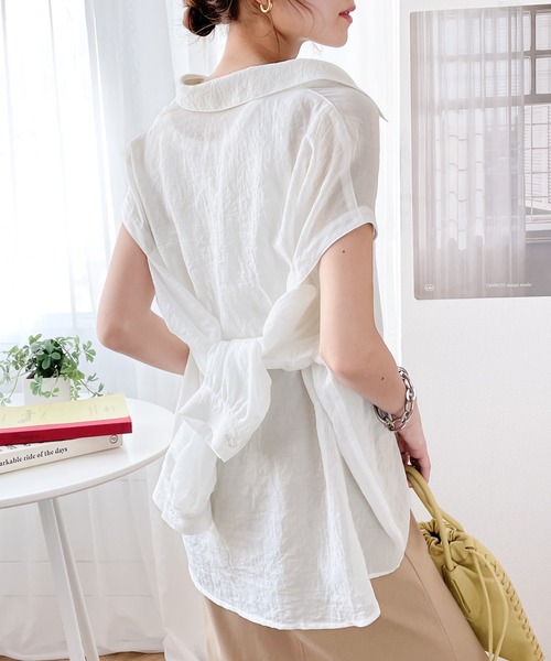 大人の肌魅せ。オープンショルダーシアーボイルシャツ