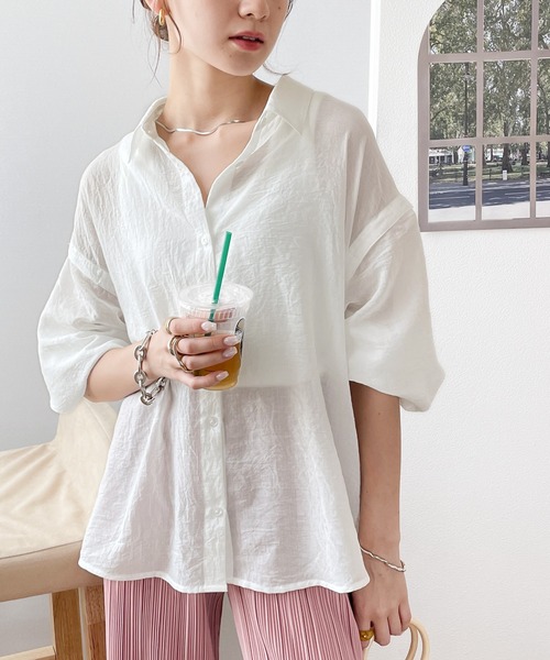 大人の肌魅せ。オープンショルダーシアーボイルシャツ