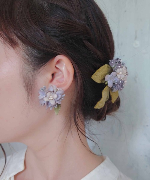 m.soeur（エムスール）の「丸いアジサイのイヤリング＊（イヤリング・レディース・パープル/ブルー・FREE）」の2枚目の写真