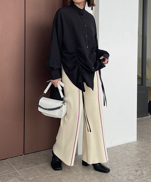 PAGEBOY（ページボーイ）の「カラーラインニットフレアパンツ（その他パンツ・レディース・ブラック/オフホワイト・FREE）」の4枚目の写真