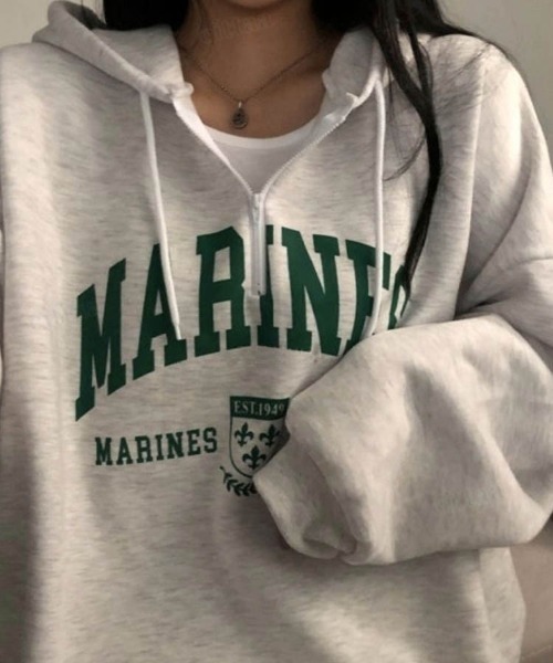 Dalfwin（ダールフィン）の「韓国ファッションMARINESロゴハーフジップ長袖オーバーサイズパーカー（パーカー・レディース・ブラック/グレー/ホワイト系その他/ホワイト系その他2/ブラック系その他/グレー系その他・ONE SIZE/FREE）」の12枚目の写真