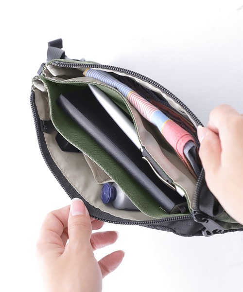 osharewalker（オシャレウォーカー）の「『スマートマルチ3wayショルダーバッグ』（ショルダーバッグ・レディース・ブラック/カーキ/チャコール/ベージュ・FREE）」の17枚目の写真