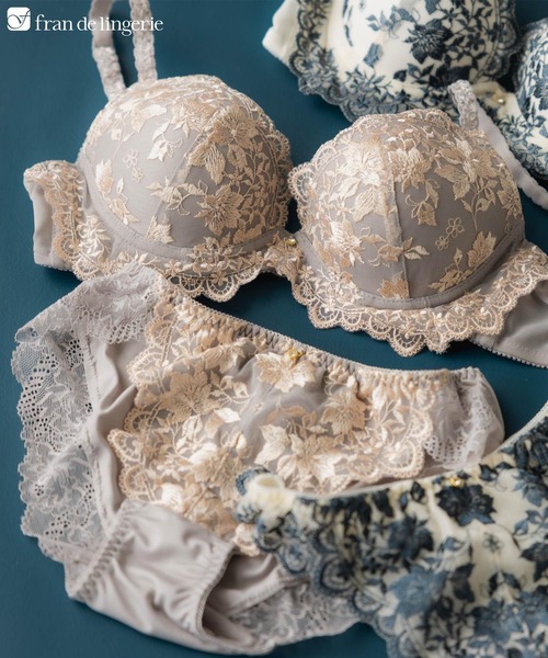 fran de lingerie(フランデランジェリー)の「Classical Floral クラシカルフローラル ブラ&ショーツセット B65-G80カップ(ブラ&ショーツ・レディース・ブラウン/シルバーグレー/アイボリー/チャコールグレー/オフホワイト/セージグリーン/ベージュ/ダークグレー/グリーン/サックスブルー/ブルー/ライトピンク・B65/B70/B75/C65/C70/C75/D65/D70/D75/D80/E65/E70/E75/E80/F65/F70/F75/F80/G65/G70/G75/G80)」の5枚目の写真
