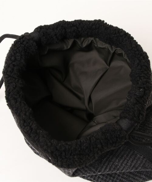 RNA-N(アールエヌエーエヌ)の「E4634 ウールボアショルダーポーチ(ショルダーバッグ・レディース・ベージュ/チャコールグレー・FREE)」の5枚目の写真