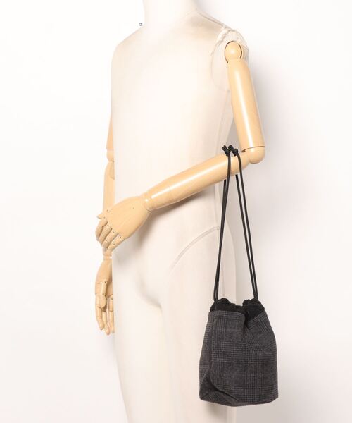 RNA-N(アールエヌエーエヌ)の「E4634 ウールボアショルダーポーチ(ショルダーバッグ・レディース・ベージュ/チャコールグレー・FREE)」の6枚目の写真