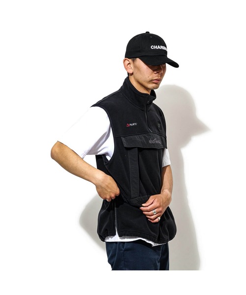 CHARI&CO（チャリアンドコー）の「CHARI&CO x WILD THINGS NO SHANK POLARTEC VEST ベスト（ナイロンジャケット・メンズ・カーキ/ブラック・MEDIUM/LARGE/X-LARGE）」の3枚目の写真