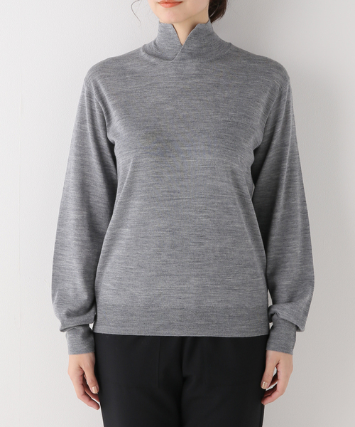 AP STUDIO（エーピーストゥディオ）の「バスターハイネックプルオーバーニット（ニット/セーター・レディース・ベージュ/チャコールグレー・FREE）」の4枚目の写真