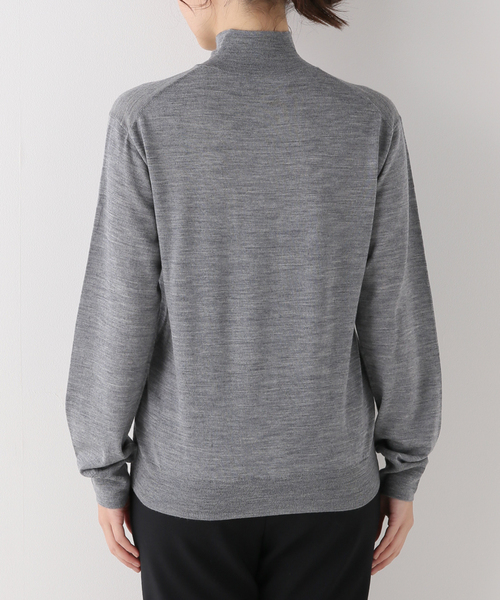 AP STUDIO（エーピーストゥディオ）の「バスターハイネックプルオーバーニット（ニット/セーター・レディース・ベージュ/チャコールグレー・FREE）」の11枚目の写真