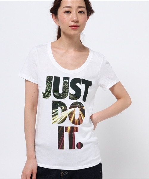 NIKE SPORTSWEAR(ナイキスポーツウェアー)の「ウィメンズ ナイキ スクープシティ Tシャツ NIKE DFC SCOOP CITY JDI TEE WMNS 658595(Tシャツ/カットソー・レディース・ホワイト/オフホワイト/パープル・MEDIUM/SMALL)」の2枚目の写真