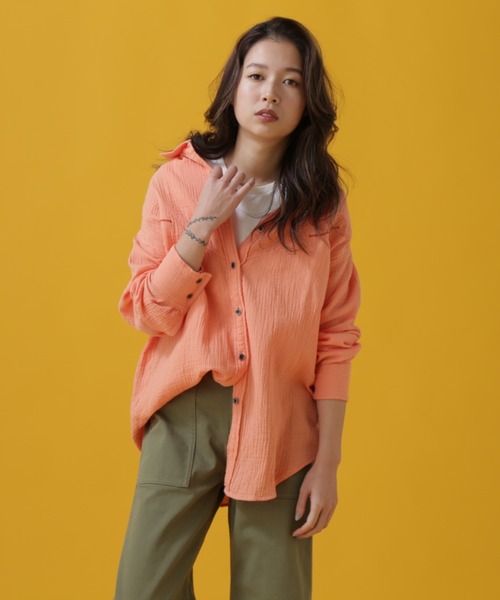 AVIREX（アヴィレックス）の「DOUBLE GAUZE WESTERN SHIRT/ ダブルガーゼ ウエスタンシャツ（シャツ/ブラウス・レディース・オリーブ/ベージュ/オレンジ・SMALL/MEDIUM）」の4枚目の写真