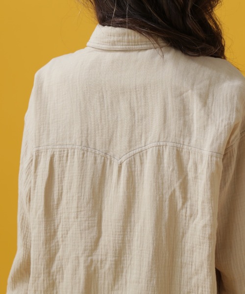 AVIREX（アヴィレックス）の「DOUBLE GAUZE WESTERN SHIRT/ ダブルガーゼ ウエスタンシャツ（シャツ/ブラウス・レディース・オリーブ/ベージュ/オレンジ・SMALL/MEDIUM）」の12枚目の写真