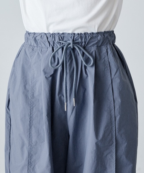 forksy.（フォルクシー）の「【forksy.】ナイロンルーズテーパードイージーパンツ（その他パンツ・レディース・ピンク/グリーン/ホワイト/ブラック/ブルー/イエロー/ラベンダー/グレイッシュベージュ/レッド/パープル/ライトブルー・M/L）」の19枚目の写真