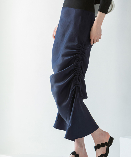 Noble ドロストギャザーサテンマーメイドスカート 新品タグ付き NOBLE ドロストギャザーサテンマーメイドスカート