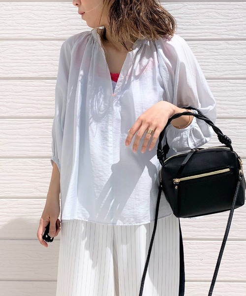 Q（キュー）の「エアシャインブラウス（シャツ/ブラウス・レディース・ライトブルー/グリーン系・MEDIUM）」の2枚目の写真