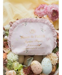 Maison de FLEUR（メゾンドフルール）の「ラビットプリントフリルラウンドポーチ（ポーチ）」