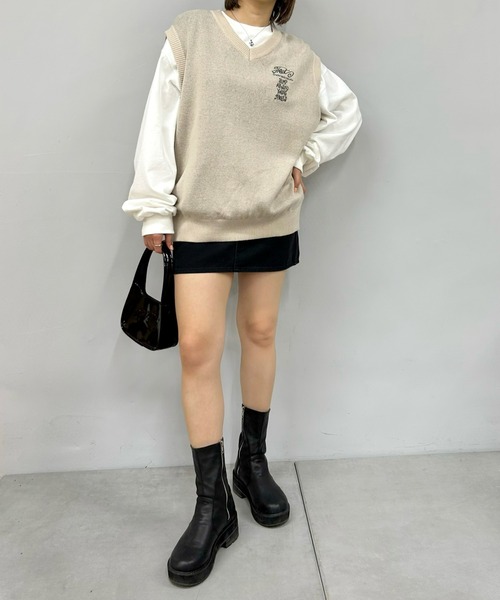 WHO'S WHO gallery(フーズフーギャラリー)の「COOPER FACTスニーカーニットベスト(ベスト・レディース・ブラック/ネイビー/ライトグレー/ベージュ・FREE)」の6枚目の写真