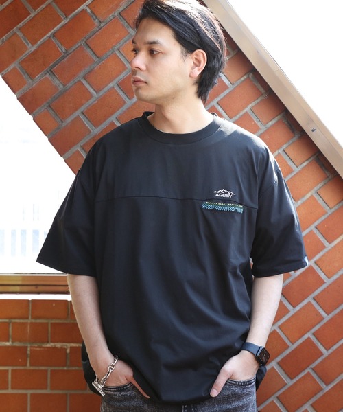 GERRY(ジェリー)の「GERRY エスニックテープ半袖Tシャツ(Tシャツ/カットソー・メンズ・カーキ/ブラック/アイボリー・MEDIUM/LARGE/X-LARGE)」の2枚目の写真