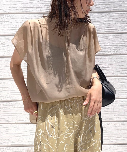 Q（キュー）の「シアーローンスキッパーシャツ（シャツ/ブラウス・レディース・ブラック/グレイッシュベージュ/パープル・MEDIUM）」の2枚目の写真