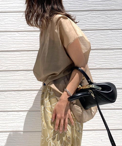 Q（キュー）の「シアーローンスキッパーシャツ（シャツ/ブラウス・レディース・ブラック/グレイッシュベージュ/パープル・MEDIUM）」の7枚目の写真