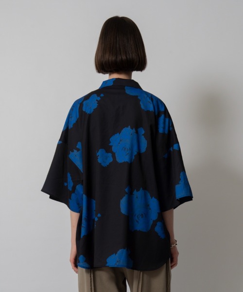 D.TT.K(ディティーティーケー)の「【ユニセックスアイテム】ORIGINAL PRINT SHIRTS ビッグシルエット オリジナル総柄 開襟シャツ オーバーサイズ(シャツ/ブラウス・メンズ・ブラック×ブルー/ホワイト×ブラック/グリーン×ピンク/ブラック・SMALL/LARGE/MEDIUM)」の9枚目の写真