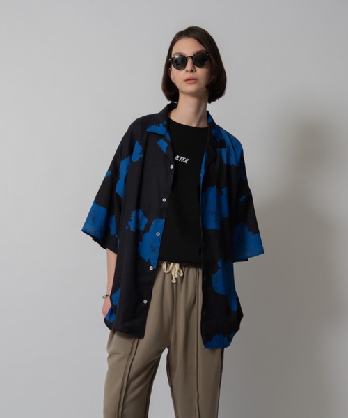 D.TT.K(ディティーティーケー)の「【ユニセックスアイテム】ORIGINAL PRINT SHIRTS ビッグシルエット オリジナル総柄 開襟シャツ オーバーサイズ(シャツ/ブラウス・メンズ・ブラック×ブルー/ホワイト×ブラック/グリーン×ピンク/ブラック・SMALL/LARGE/MEDIUM)」の10枚目の写真
