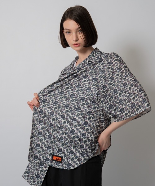 D.TT.K(ディティーティーケー)の「【ユニセックスアイテム】ORIGINAL PRINT SHIRTS ビッグシルエット オリジナル総柄 開襟シャツ オーバーサイズ(シャツ/ブラウス・メンズ・ブラック×ブルー/ホワイト×ブラック/グリーン×ピンク/ブラック・SMALL/LARGE/MEDIUM)」の14枚目の写真